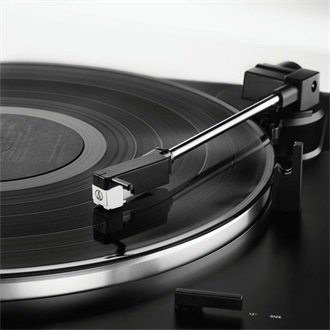 Audio-technica AT-LP60XBTBK automatikus szíjhajtású lemezjátszó