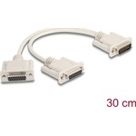 Delock Y osztott kábeles adapter D-Sub 15 tűs apa - 2 x D-Sub 15 tűs anya csavarokkal 30 cm