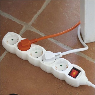 Emos P1525R 5 aljzat 5méter 1,5mm2 kapcsolós fehér hosszabbító