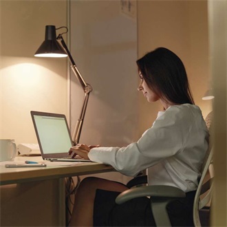 Emos PC1425R 5m/ 4aljzat/kapcsolós/fekete/PVC/1,5mm2 hosszabbító