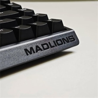 FGG MAD 68 HE RGB USB angol gaming Magnetic Amber Axis Pro mechanikus billentyűzet fekete