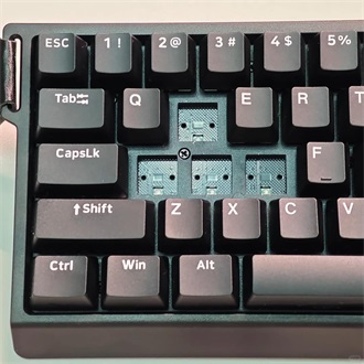 FGG MAD 68 HE RGB USB angol gaming Magnetic Amber Axis Pro mechanikus billentyűzet fekete