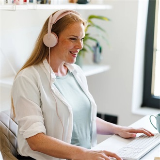 Logitech Zone Wired 2 fülhallgató headset rózsaszín