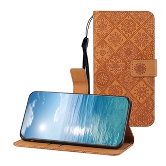 Samsung A57 5G GIGAPACK Tok álló, bőr hatású FLIP, etnikus minta + kézpánt, VILÁGOSBARNA