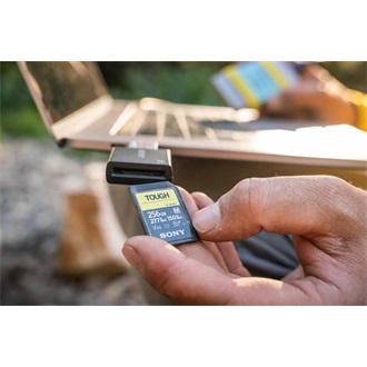 Sony 64GB SF-G Tough UHS-II Class10 U3 V90 vízálló ütésálló microSDXC memóriakártya BOX fekete