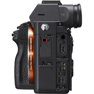 Sony Alpha 7 III + 28-70mm f/3.5-5.6 OSS II Kit digitális fényképezőgép fekete