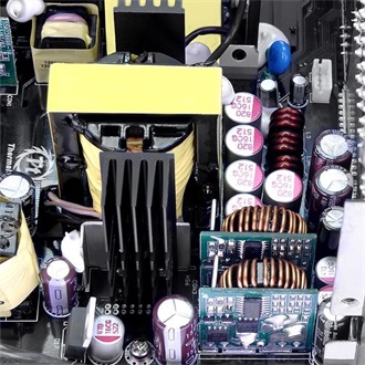 Thermaltake Toughpower Grand ATX desktop tápegység 1200W 80+ Platinum BOX (Sérült csomagolás!)