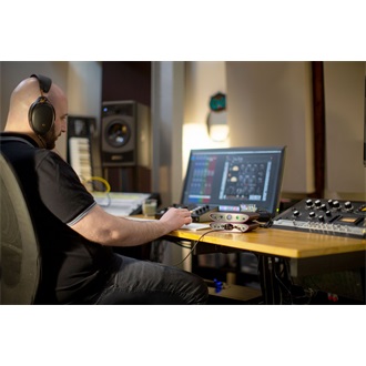 ifi ZEN One Studio 2.0 32-bit USB 3.0 B; Bluetooth 5.1™, SPDIF DAC