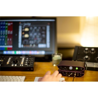 ifi ZEN One Studio 2.0 32-bit USB 3.0 B; Bluetooth 5.1™, SPDIF DAC