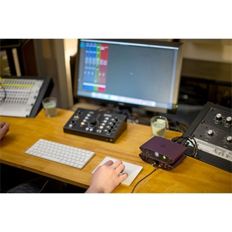 ifi ZEN One Studio 2.0 32-bit USB 3.0 B; Bluetooth 5.1™, SPDIF DAC