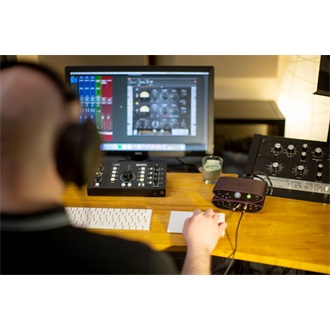 ifi ZEN One Studio 2.0 32-bit USB 3.0 B; Bluetooth 5.1™, SPDIF DAC